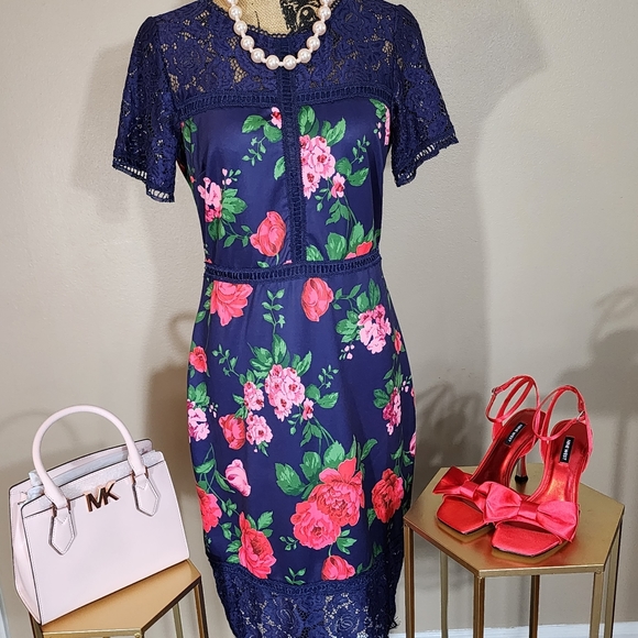 New York & Company: Navy Blue Floral: size S - Picture 2 of 3